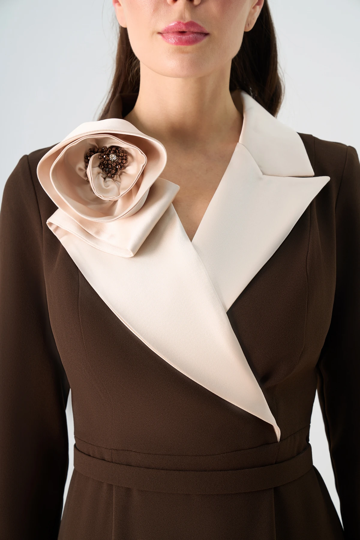 Saten yakalı çiçek espirili krep elbise EL-4427