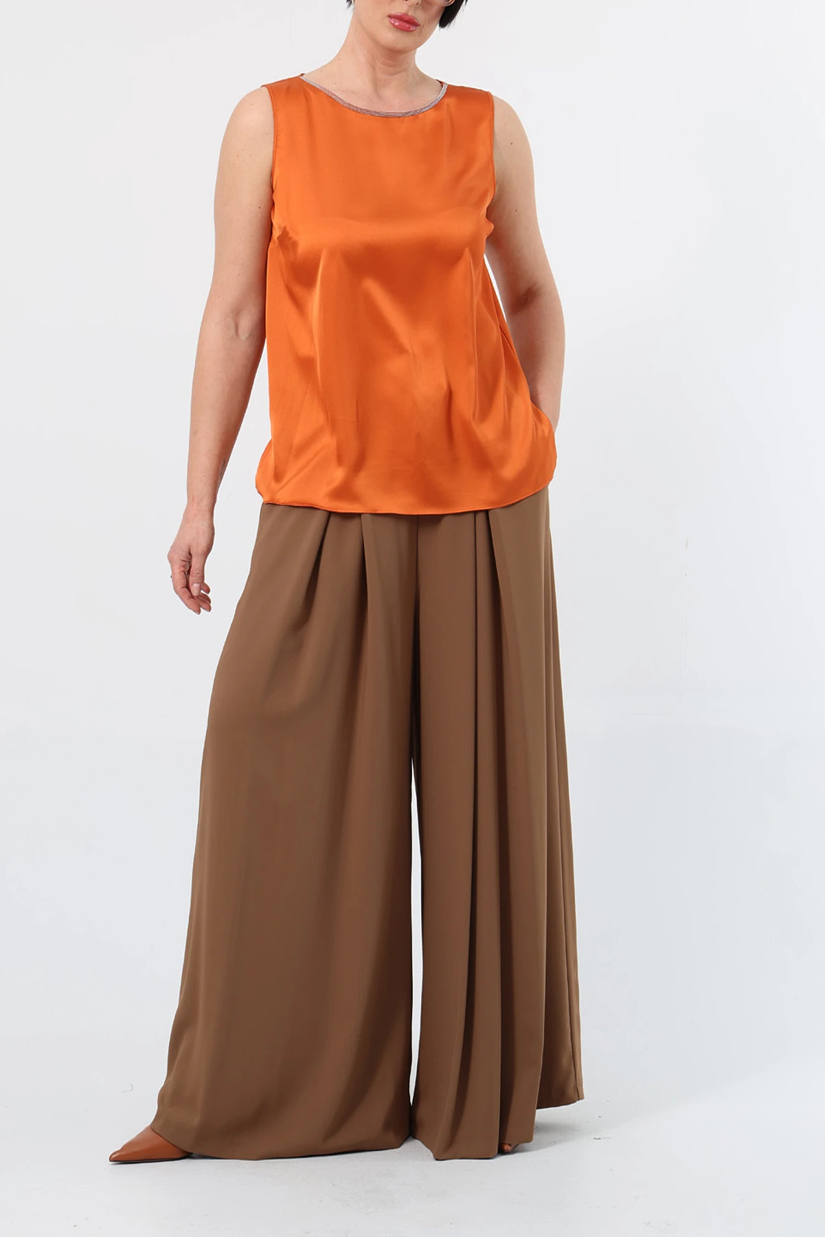 Yakası zincir detaylı saten bluz EL-1612-B