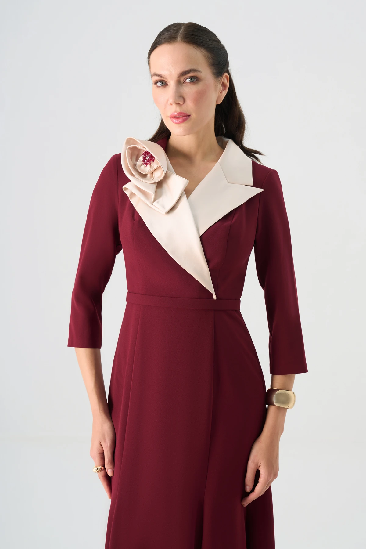 Saten yakalı çiçek espirili krep elbise EL-4427