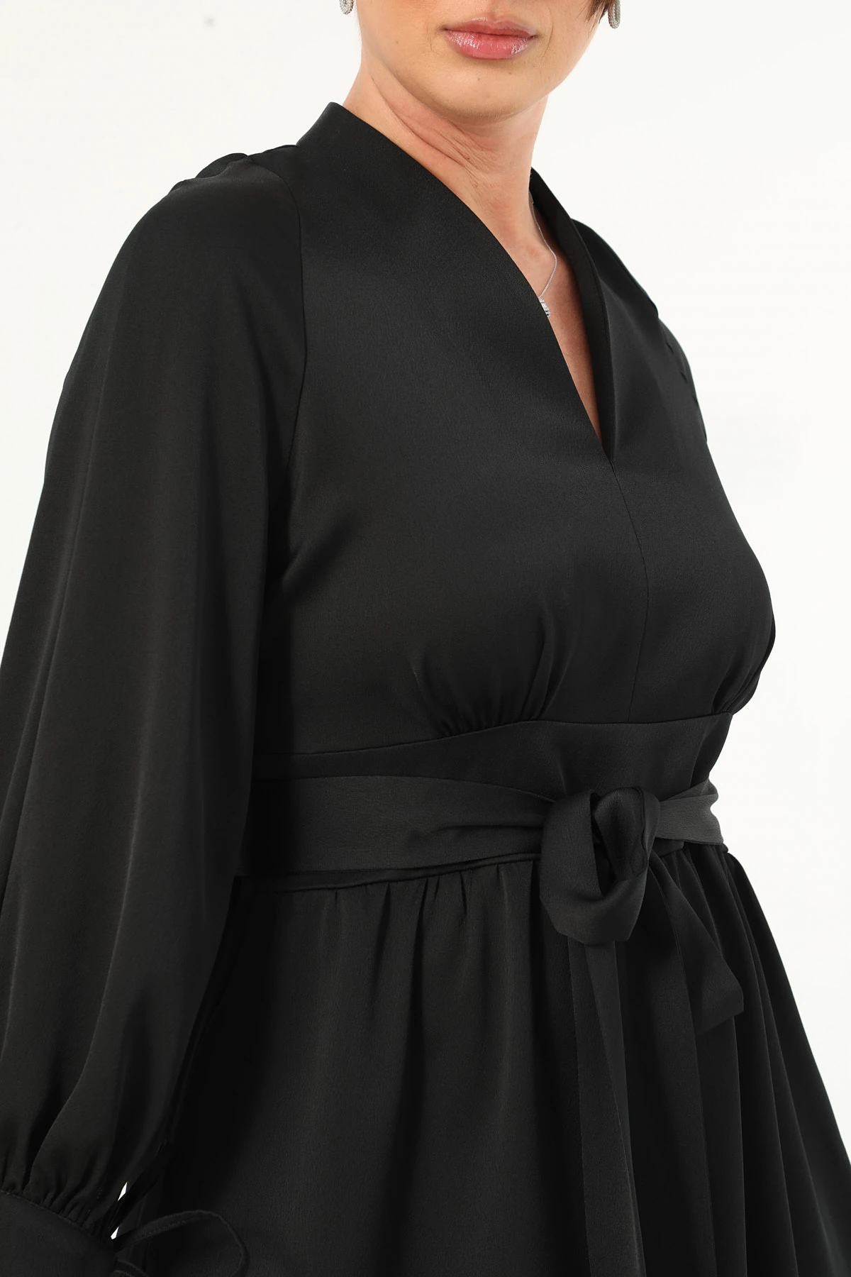 Korsajlı 'V' yaka saten elbise EL-4137-B