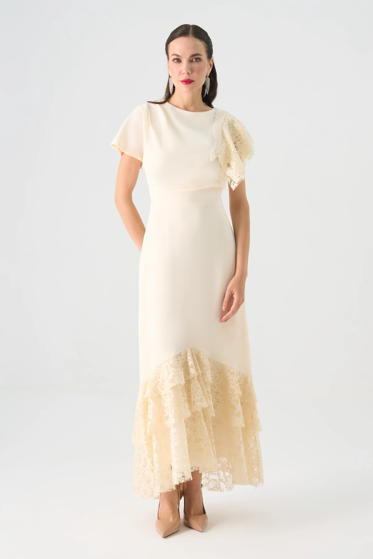 Dantel Detaylı Asimetrik Kesim Midi Elbise EL-4449