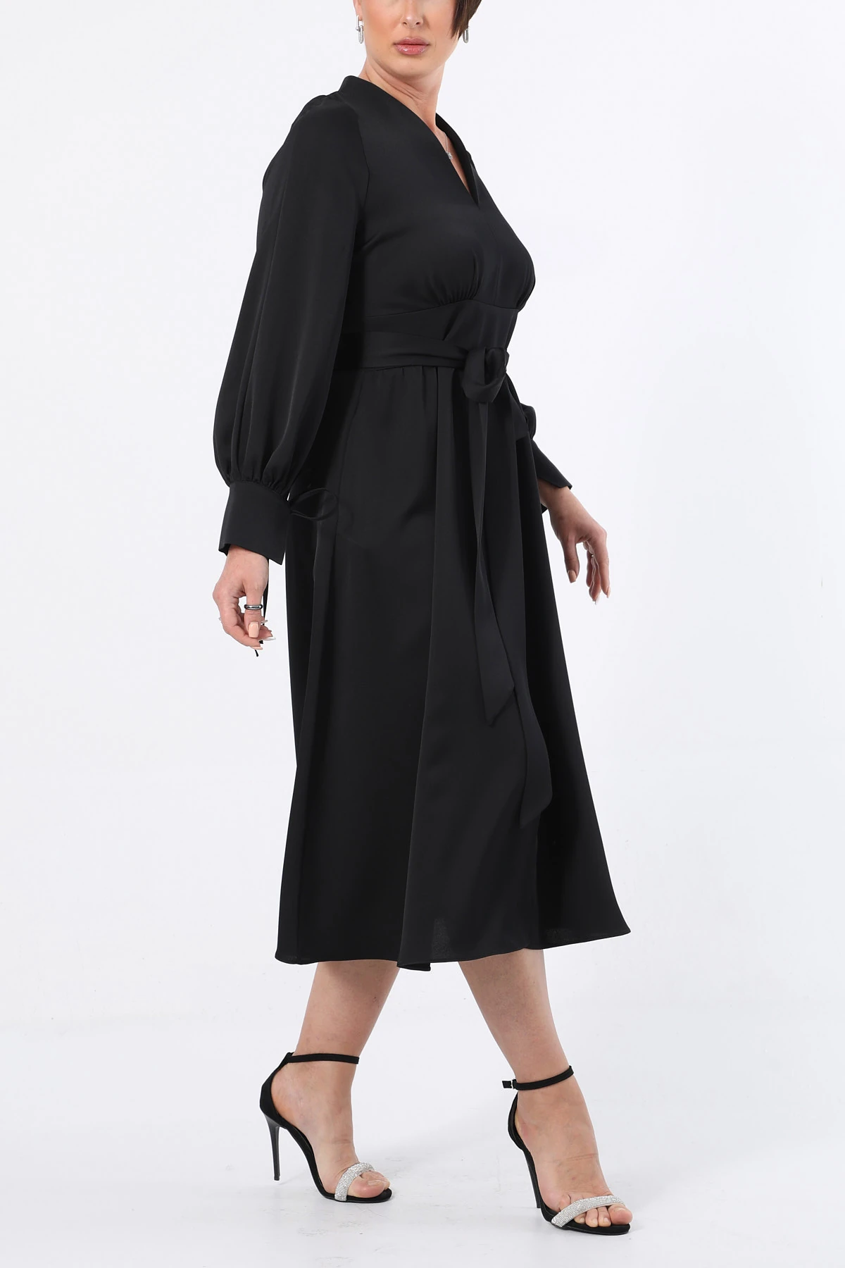 Korsajlı 'V' yaka saten elbise EL-4137-B