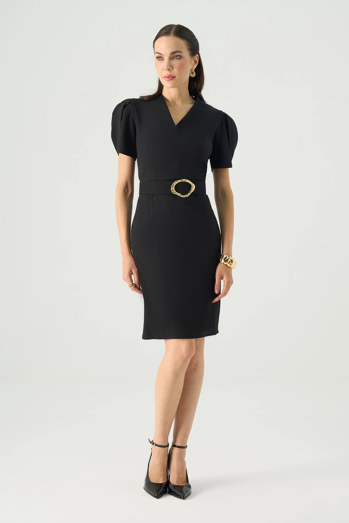 Kol detaylı gold kemer aksesuarlı krep elbise EL-4405