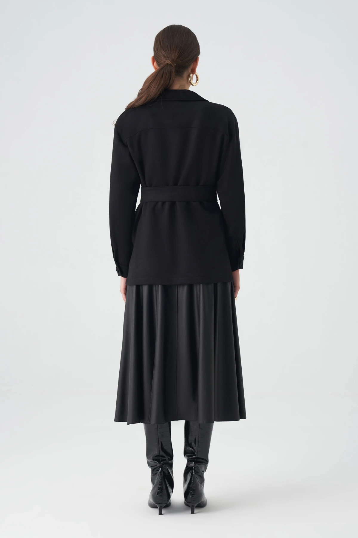 Siyah Kuşaklı Süet Görünümlü Ceket