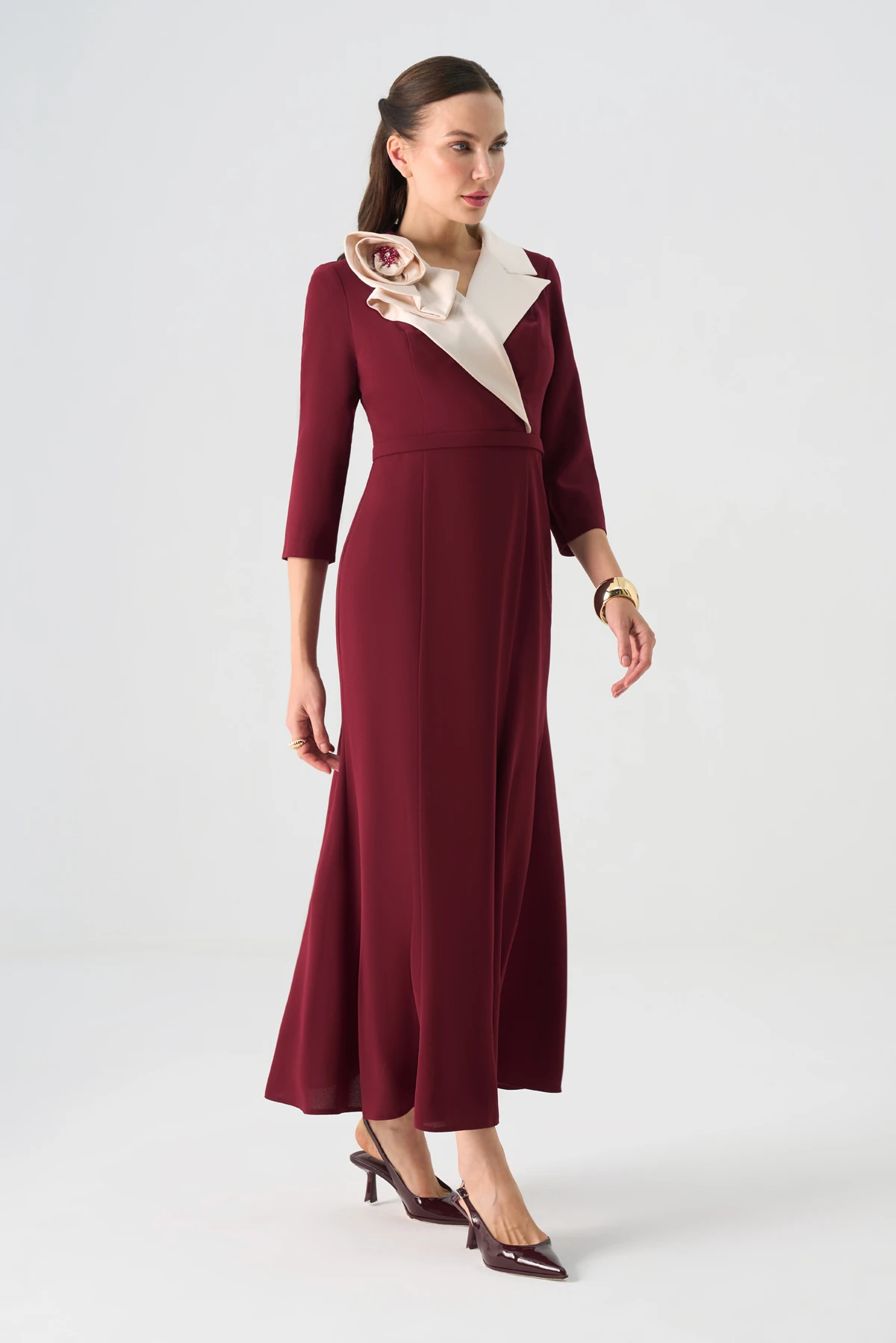 Saten yakalı çiçek espirili krep elbise EL-4427