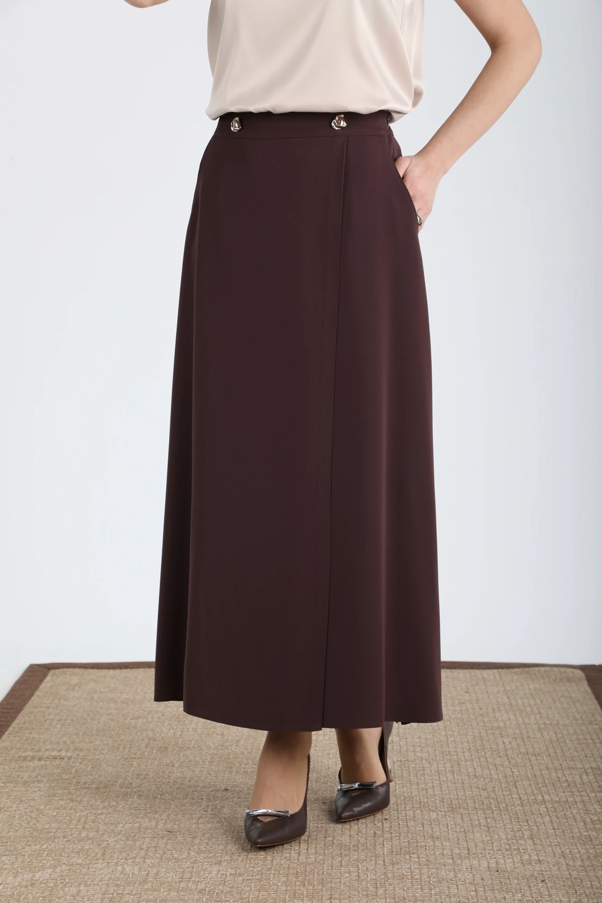 Metal aksesuarli midi etek EL-1176 - KAHVERENGİ