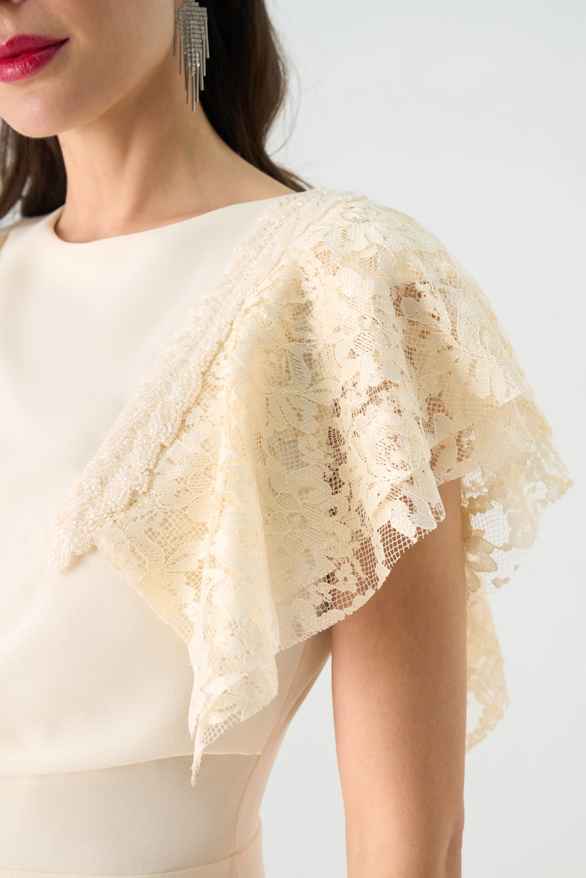 Dantel Detaylı Asimetrik Kesim Midi Elbise EL-4449