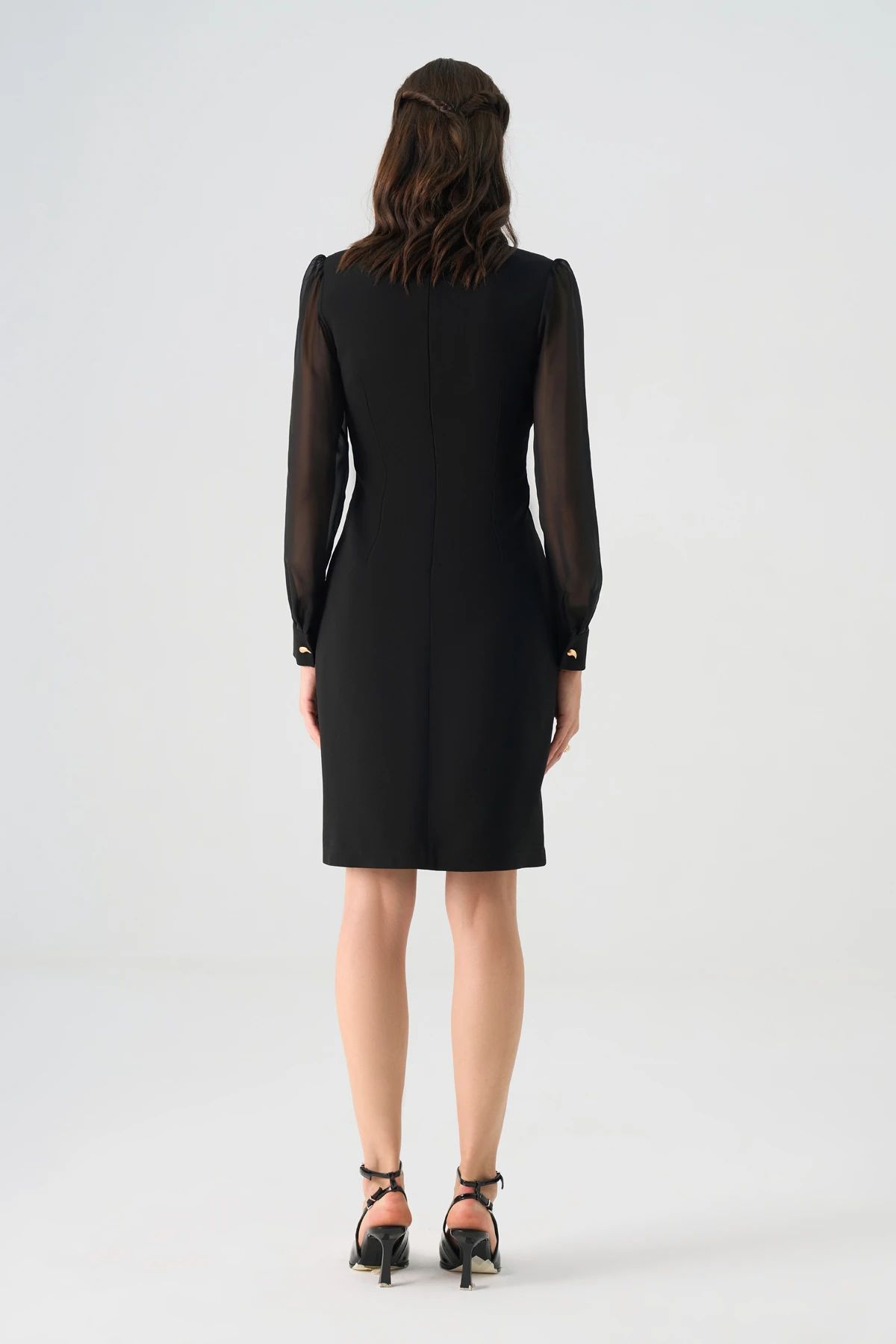 Kontrast garnili kolu şifonlu gold aksesuarlı krep elbise EL-4419