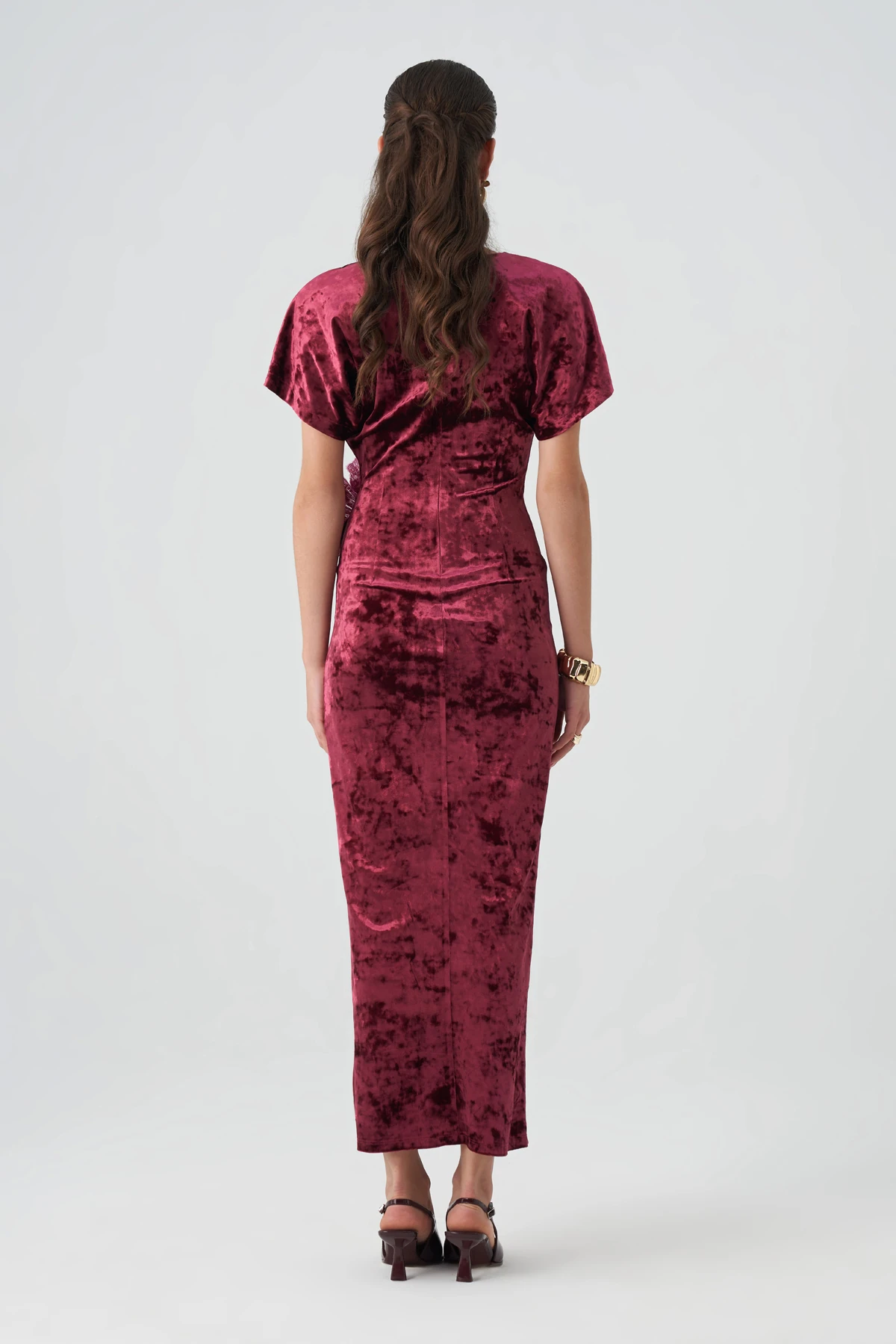 Düşük kollu volanlı kadife elbise EL-4442