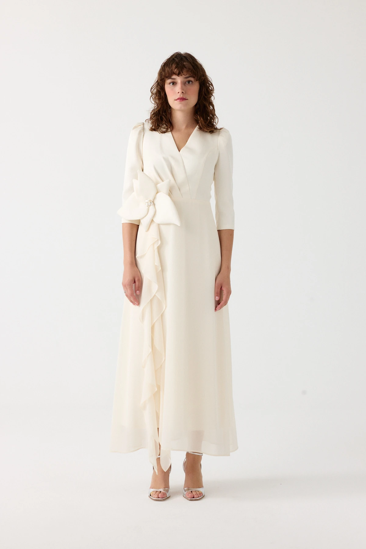 Çiçek aksesuarlı şık elbise EL-4361