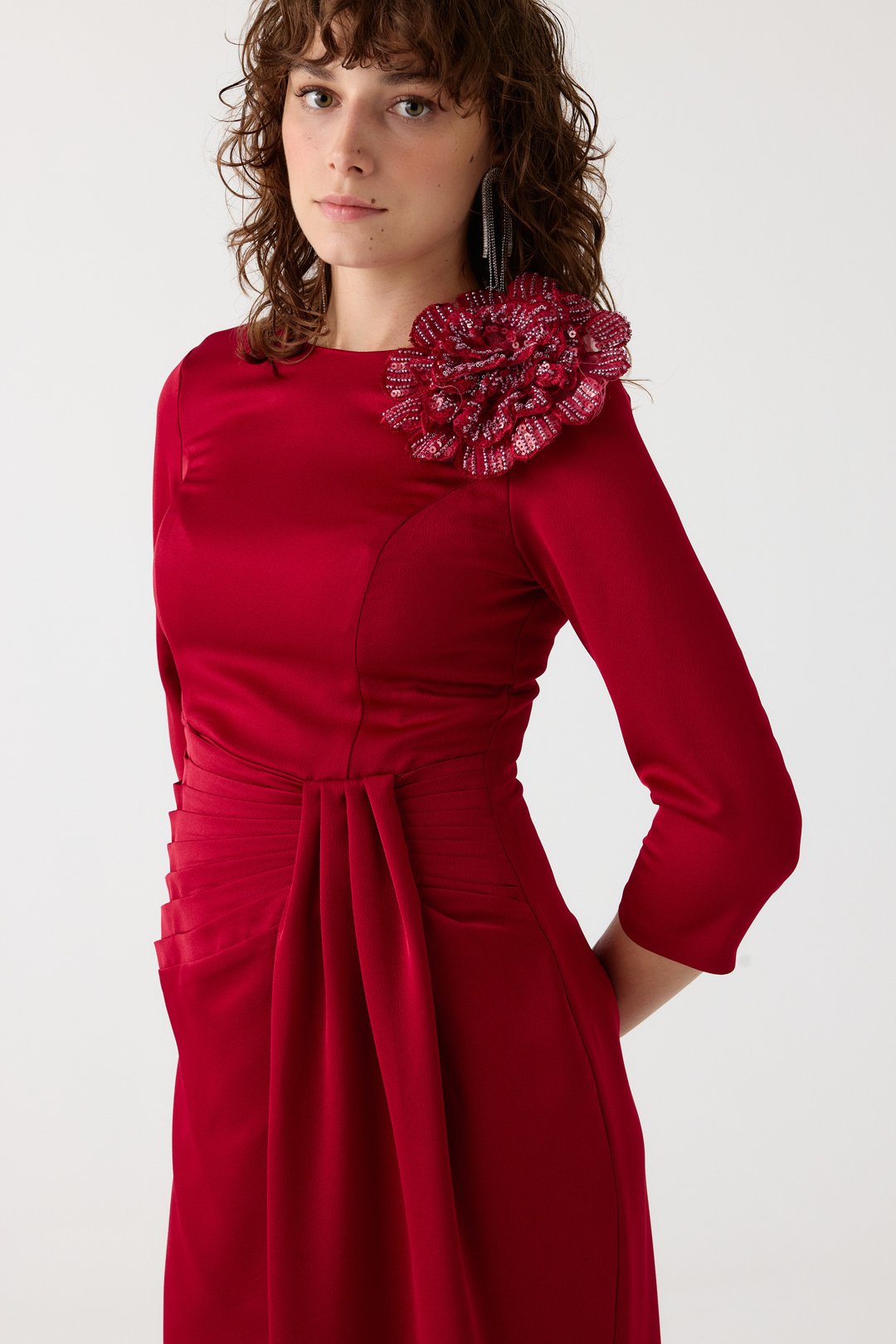 Beli piliseli kokteyl elbise EL-4355 - BORDO