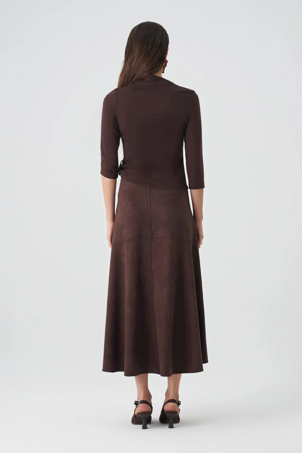 Dik yakalı drapeli aksesuarlı örme bluz süet etekli takım EL-2743