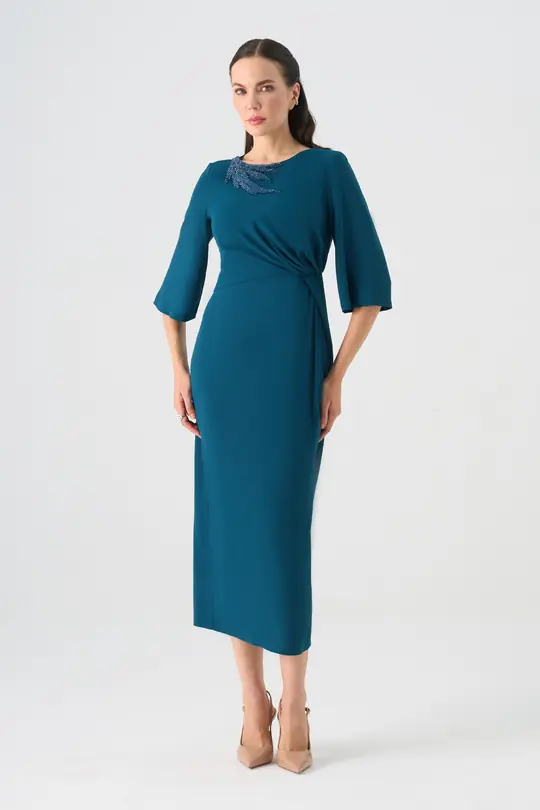 El işi boncuklu drapeli krep elbise EL-4360