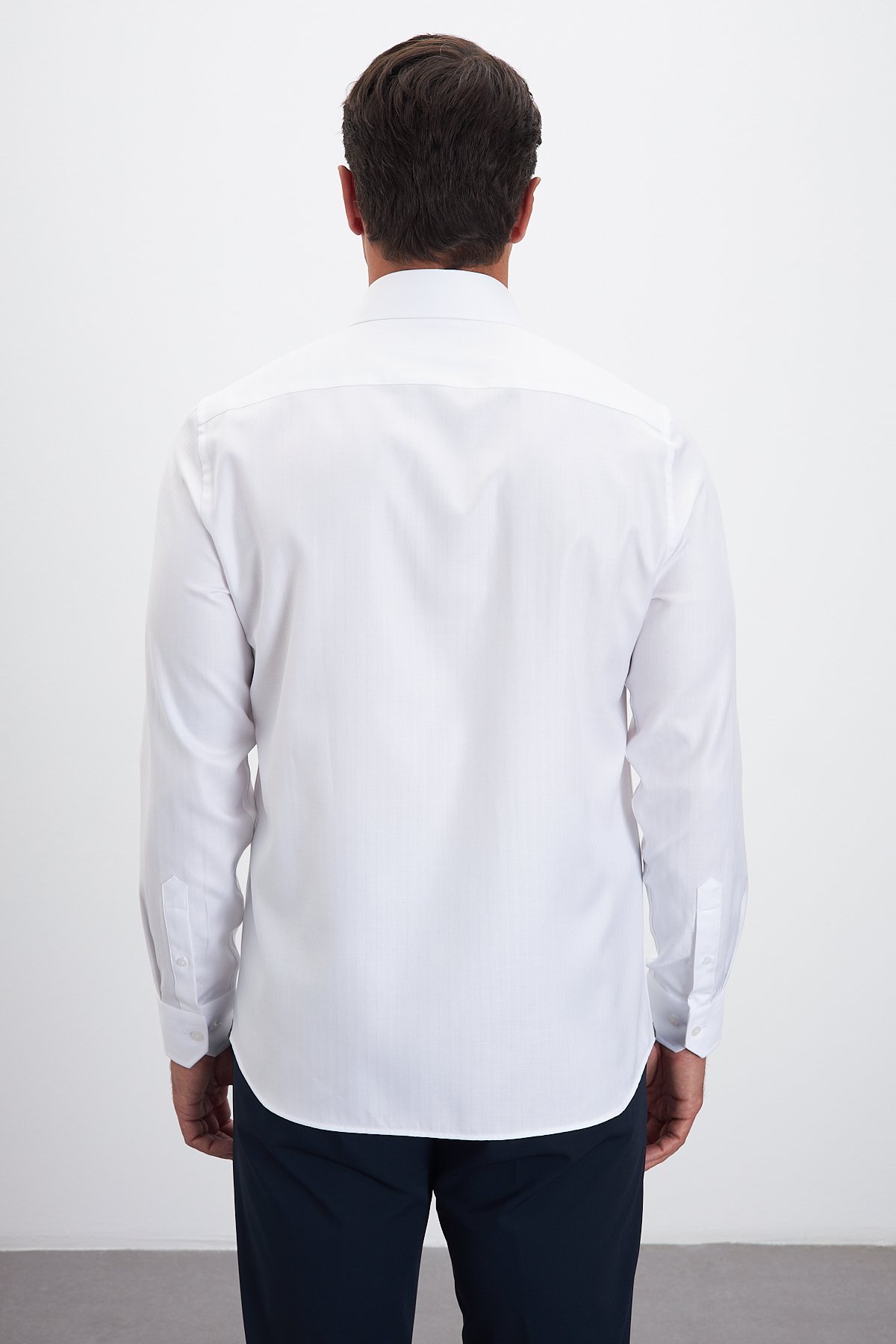 %100 Pamuk Comfort Fit Balıksırtı Desenli Klasik Yaka Gömlek - Beyaz