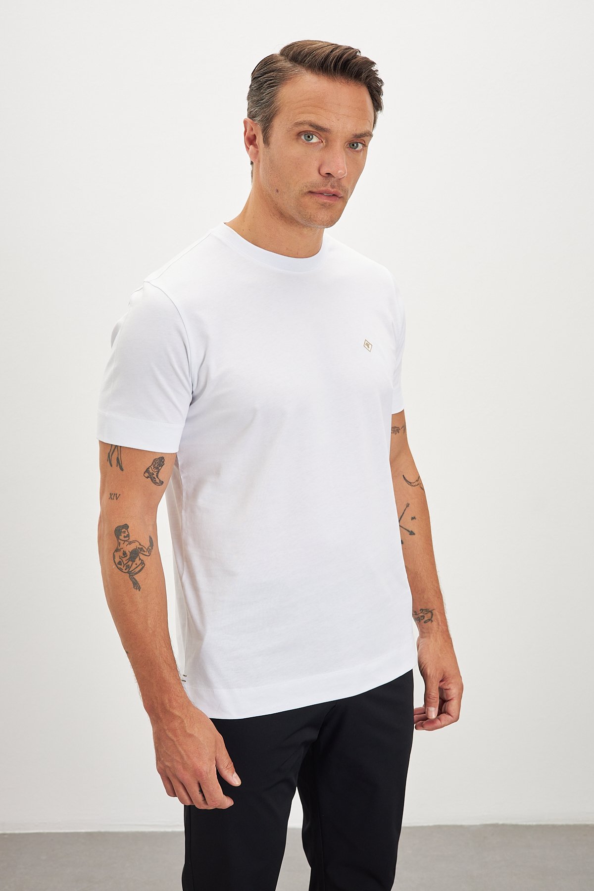 Bisiklet Yaka Basic %100 Pamuk Comfort Fit Logo Baskılı Erkek T-Shirt