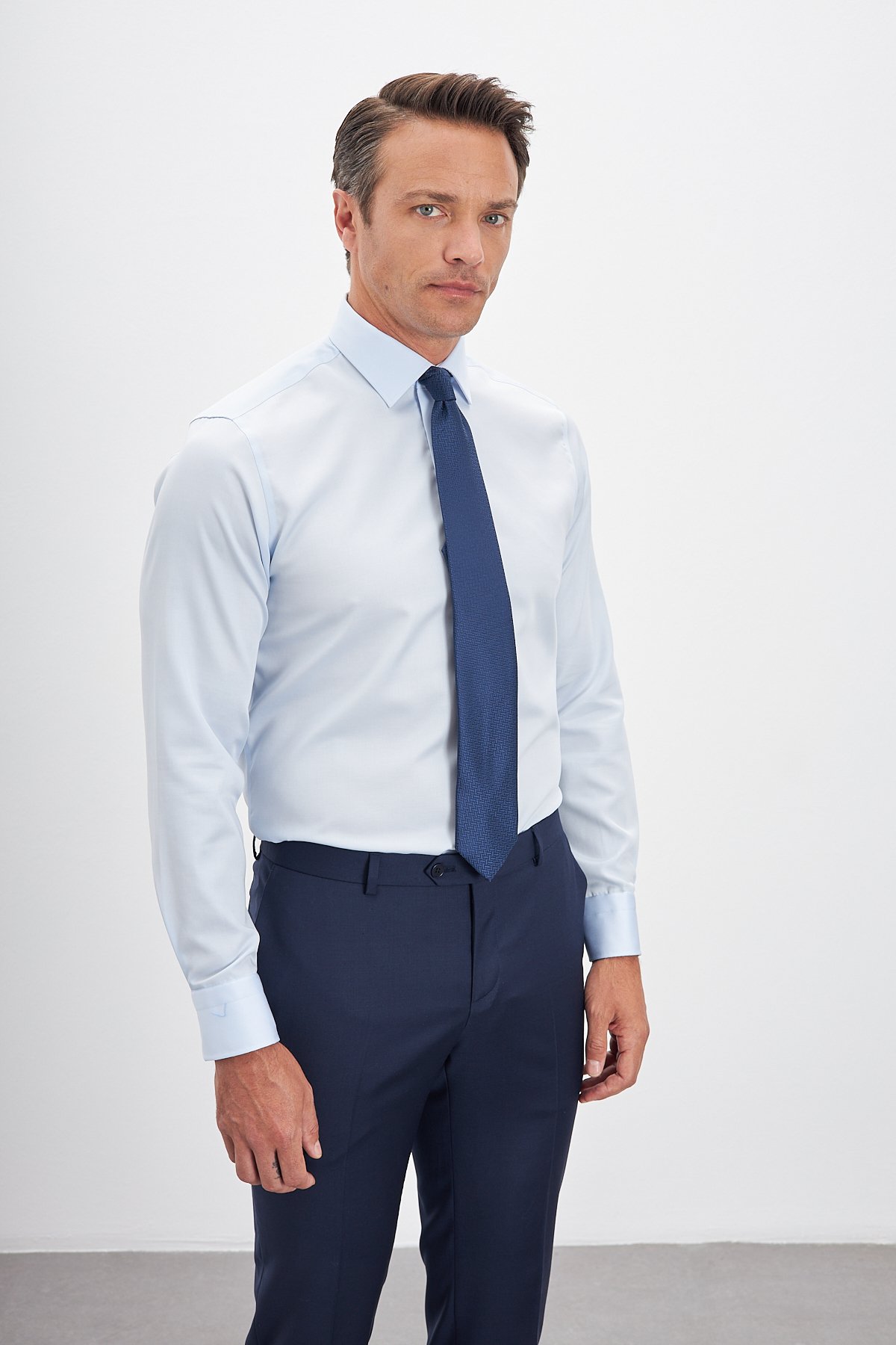 Ütü Gerektirmeyen %100 Pamuk Non Iron Klasik Yaka Saten Erkek Gömlek - Mavi