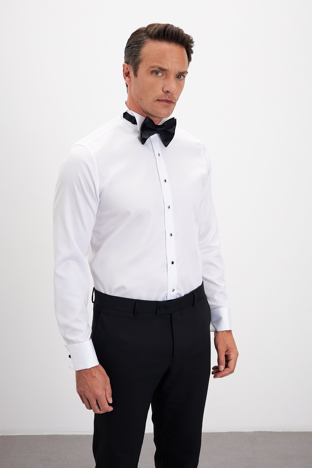 Ütü Gerektirmeyen %100 Pamuk Non Iron Ata Yaka Comfort Fit Smokin Gömlek - Beyaz