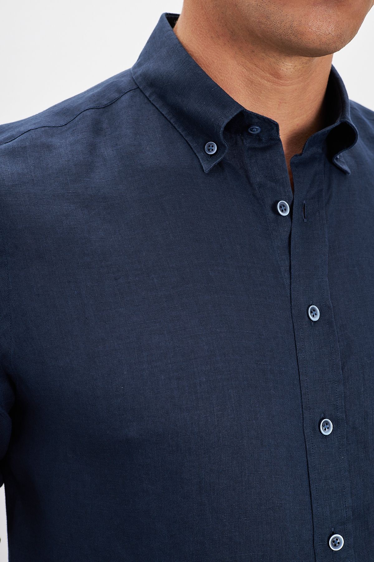 Yaka Düğmeli Comfort Fit %100 Keten Erkek Gömlek - Lacivert