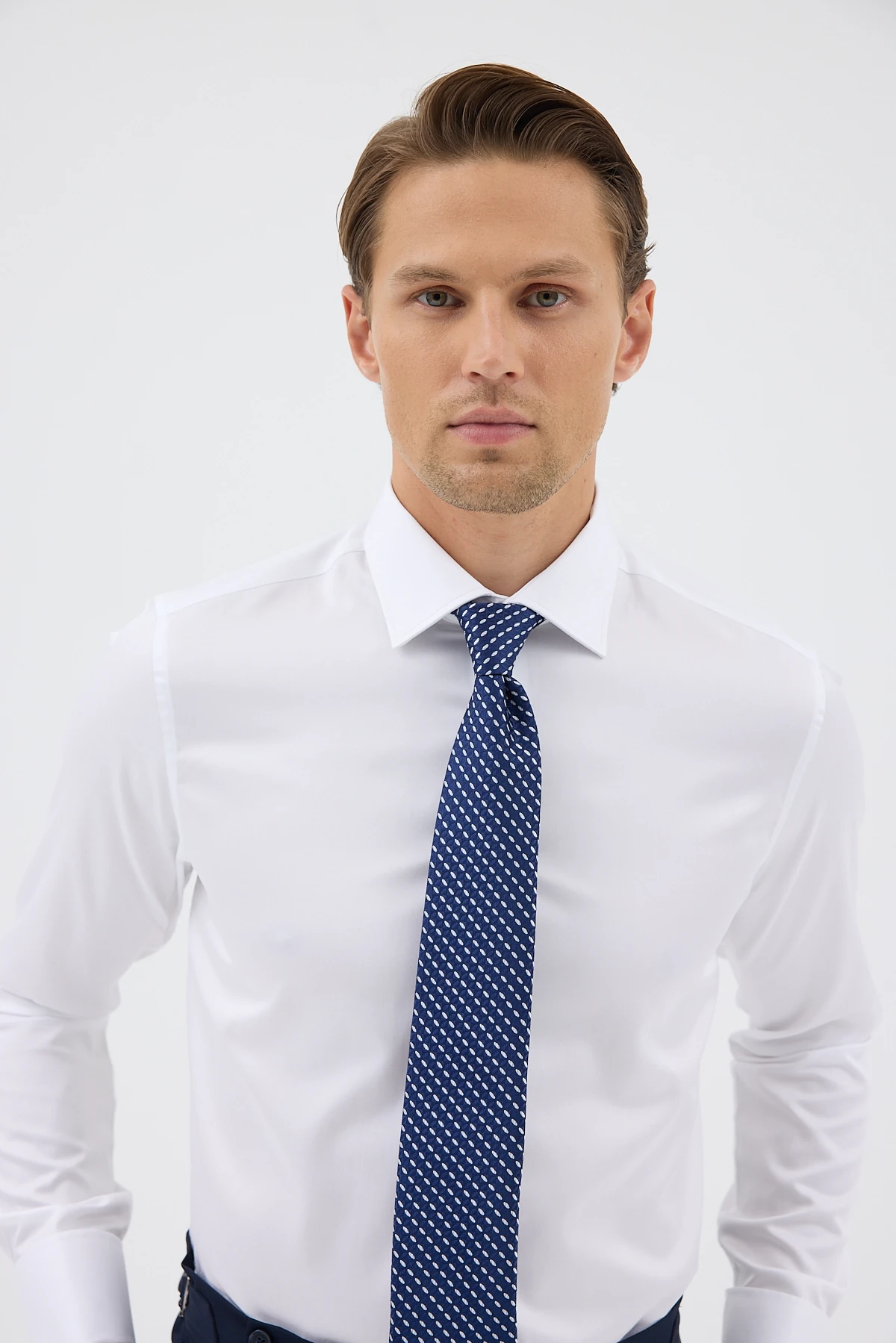 Çift Manşetli Comfort Fit Erkek Gömlek - Beyaz