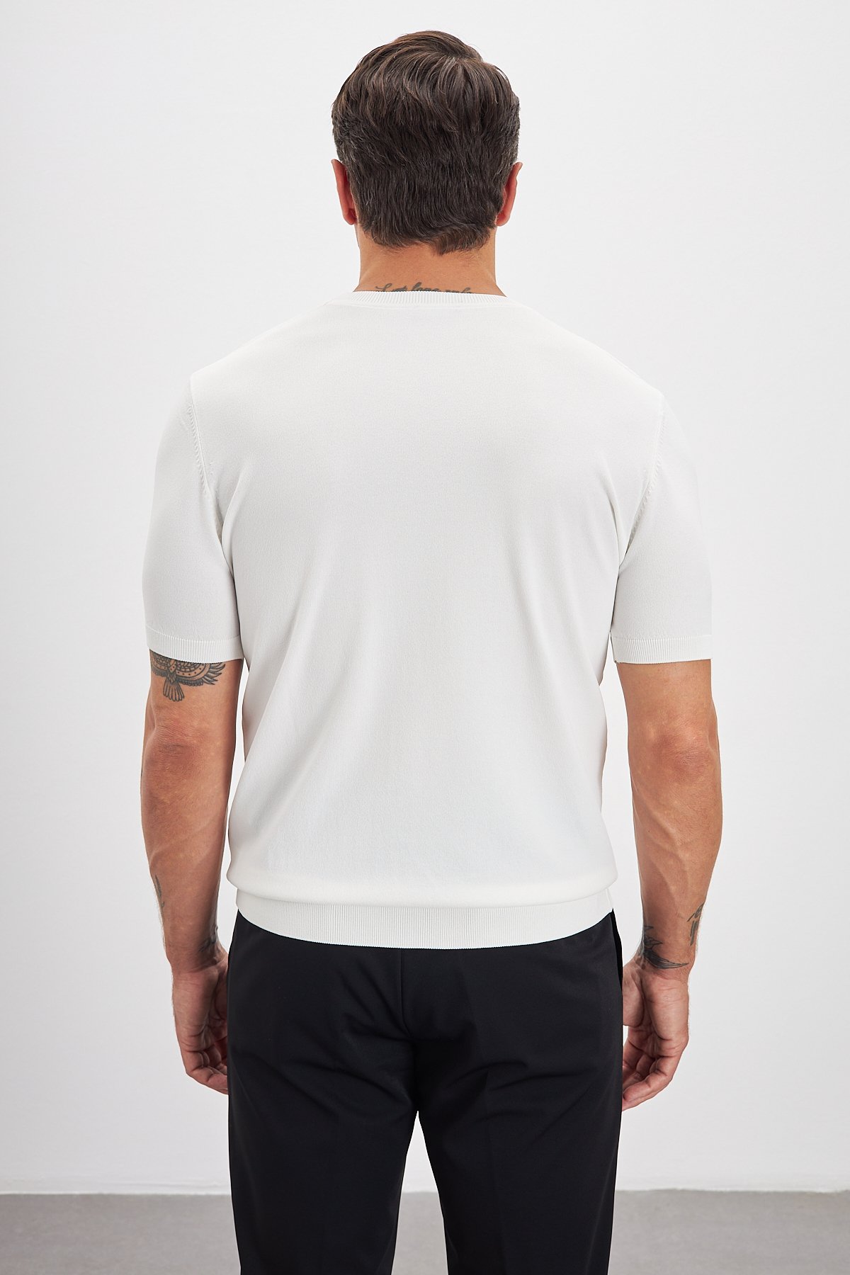 Çizgili Desenli Bisiklet Yaka Triko Erkek T-Shirt - Beyaz