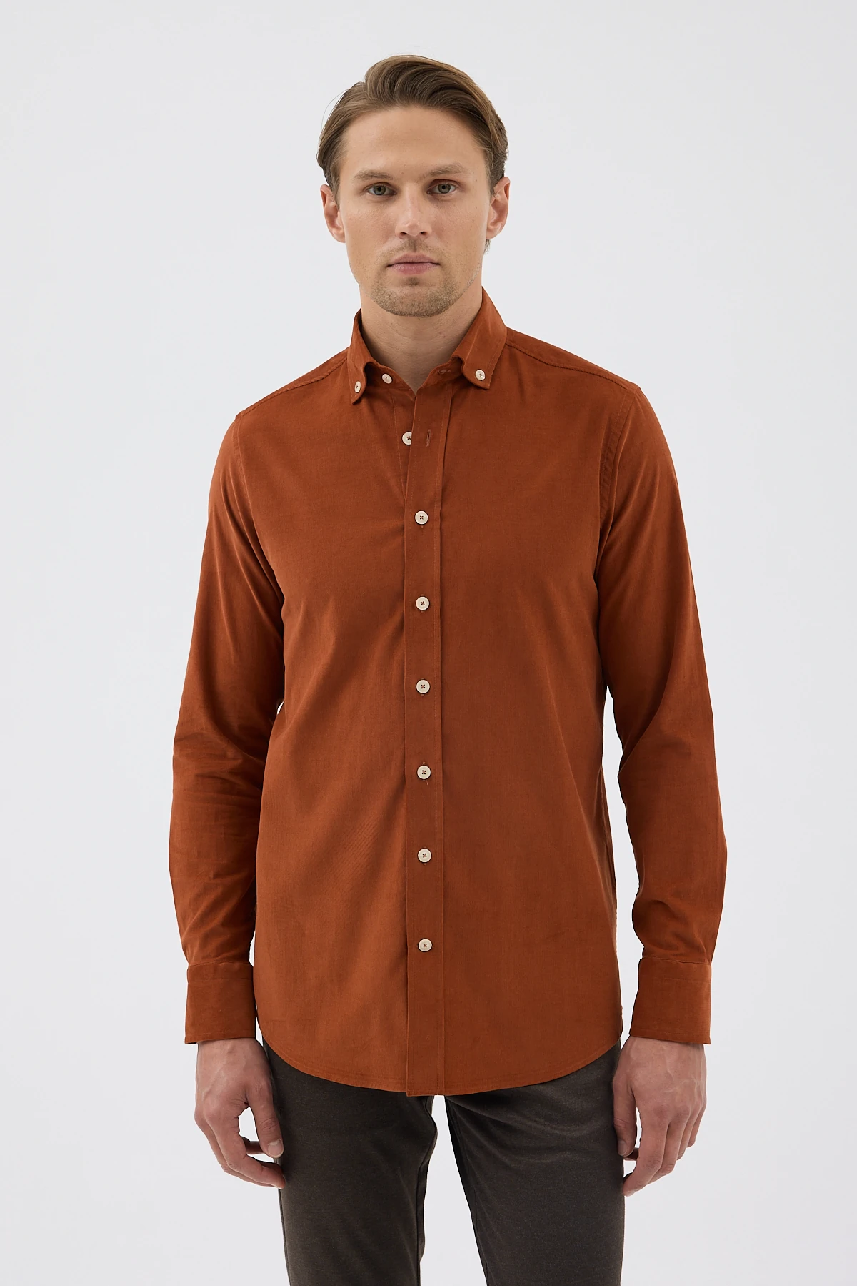 Kadife Yaka Düğmeli %100 Pamuk Comfort Fit Erkek Gömlek - Tarçın