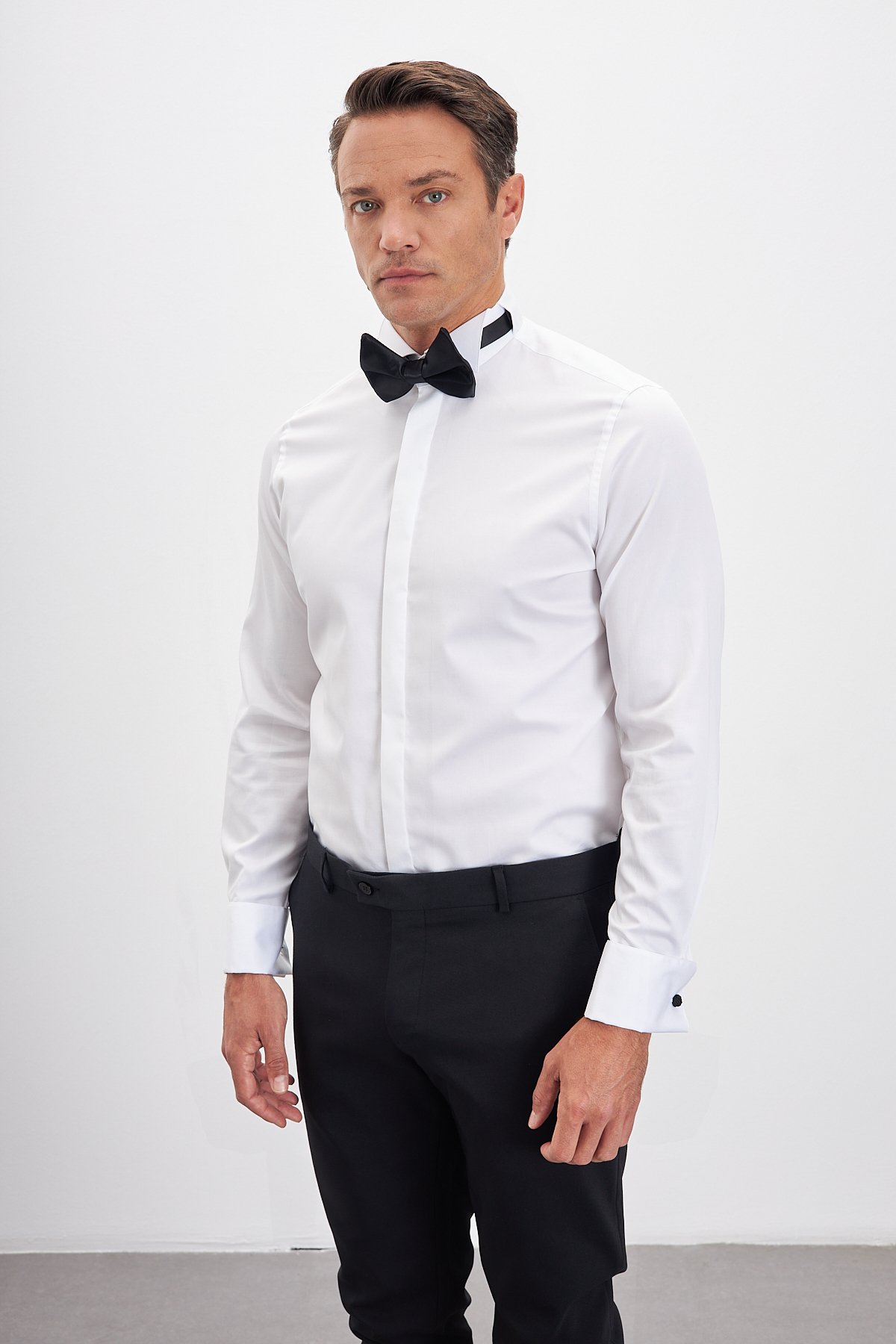 Ata Yaka Gizli Pat %100 Pamuk Comfort Fit Smokin Gömlek - Beyaz