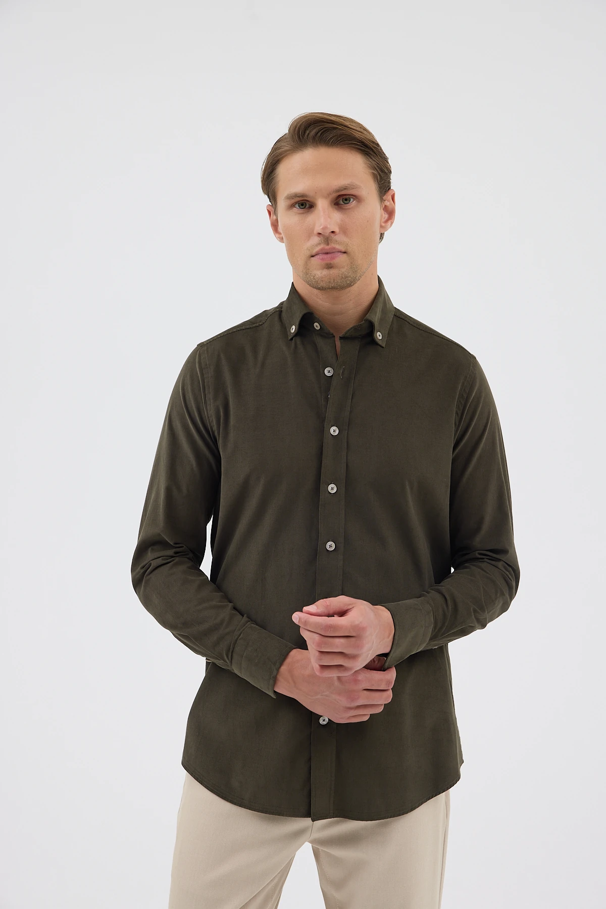 Kadife Yaka Düğmeli %100 Pamuk Comfort Fit Erkek Gömlek - Füme