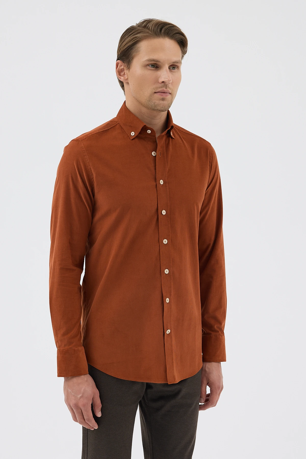 Kadife Yaka Düğmeli %100 Pamuk Comfort Fit Erkek Gömlek - Tarçın