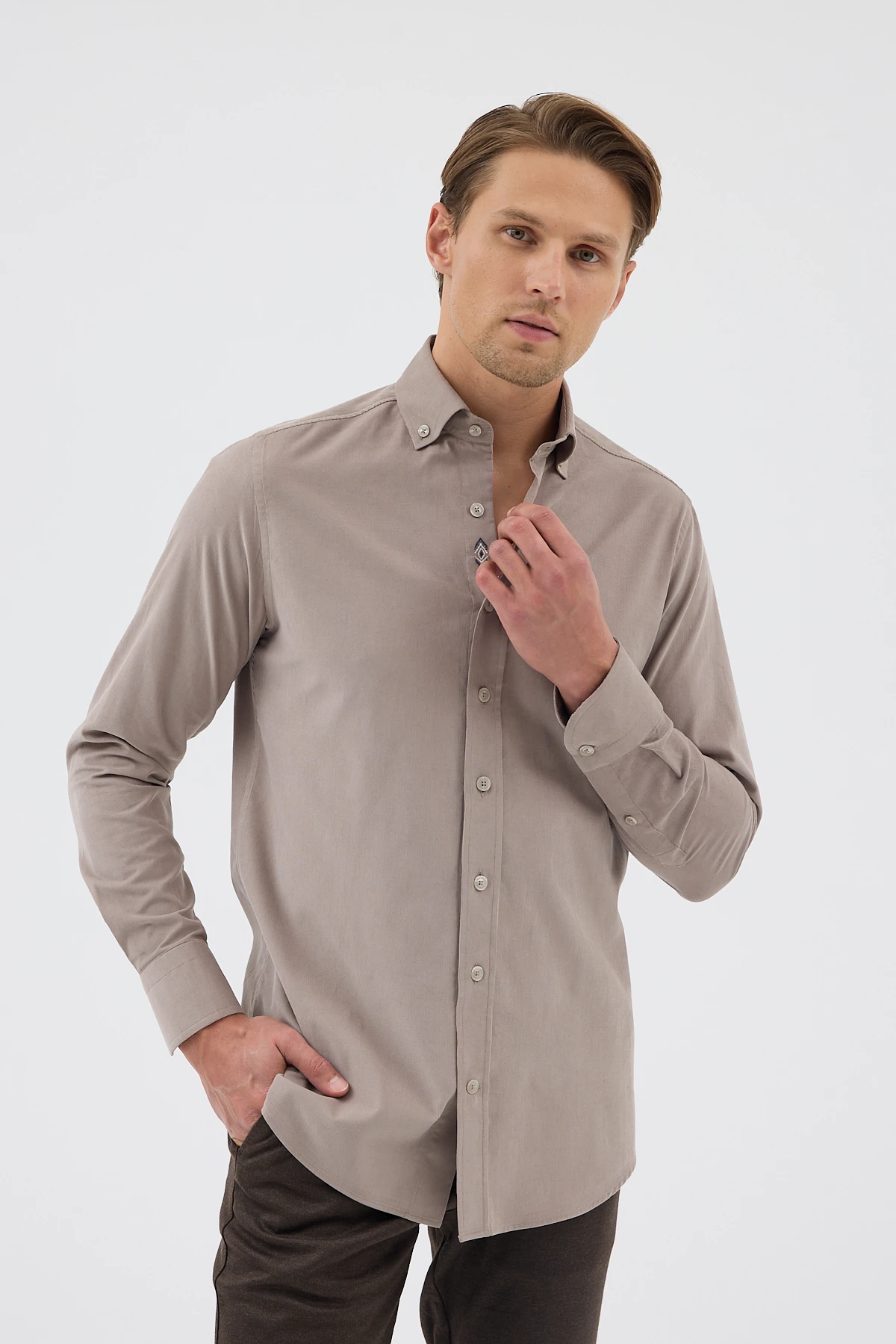 Kadife Yaka Düğmeli %100 Pamuk Comfort Fit Erkek Gömlek - Gri