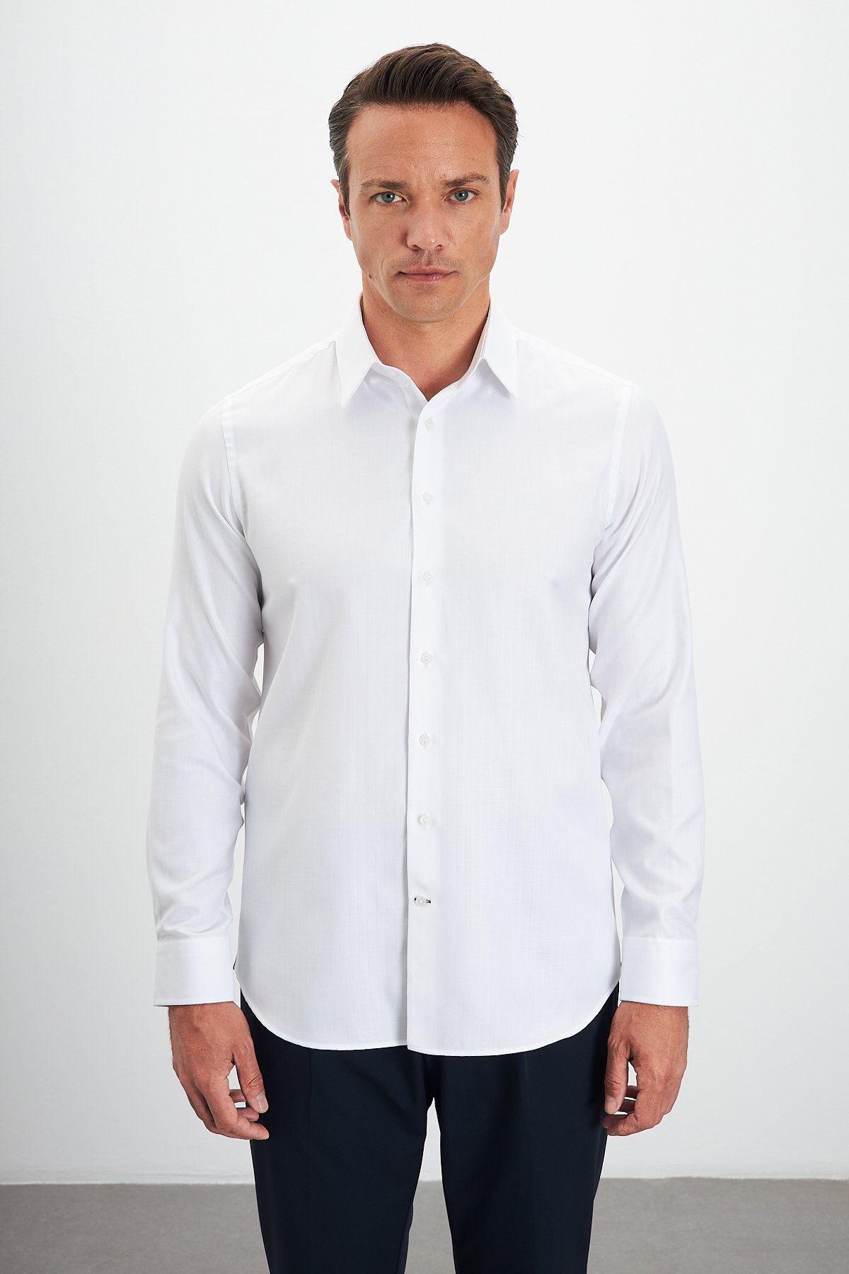 %100 Pamuk Comfort Fit Balıksırtı Desenli Klasik Yaka Gömlek - Beyaz