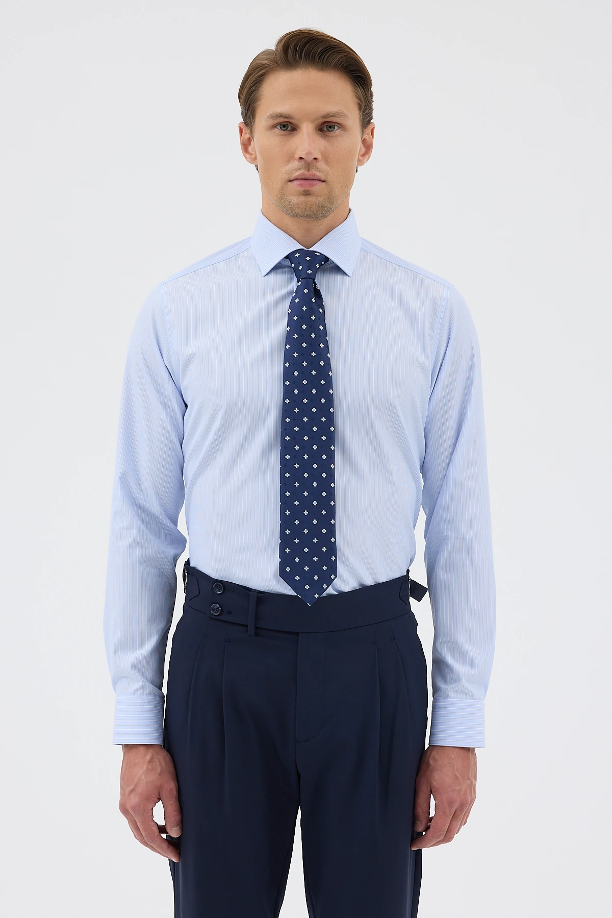 Non Iron Beyaz Lacivert Çizgili %100 Pamuk Comfort Fit Gömlek