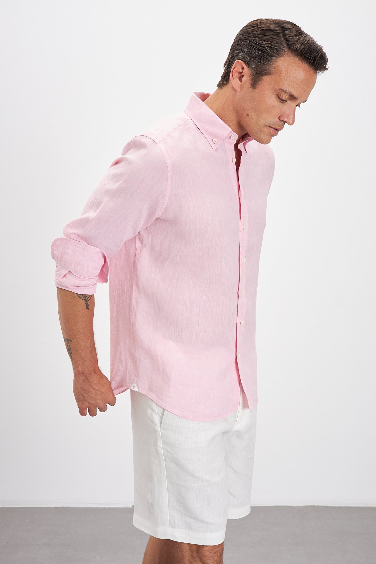 Yaka Düğmeli Comfort Fit %100 Keten Erkek Gömlek - Pembe