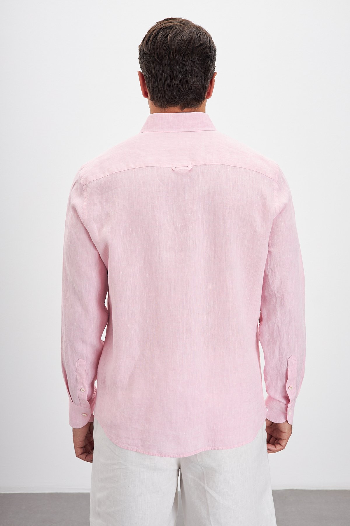 Yaka Düğmeli Comfort Fit %100 Keten Erkek Gömlek - Pembe