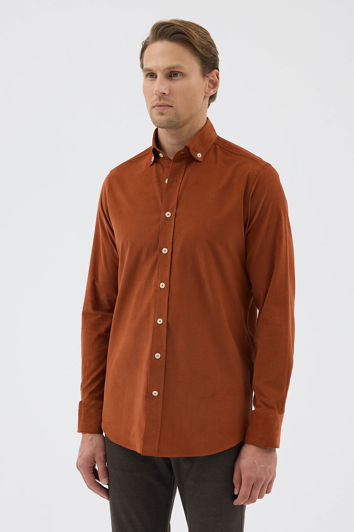 Kadife Yaka Düğmeli %100 Pamuk Comfort Fit Erkek Gömlek - Tarçın