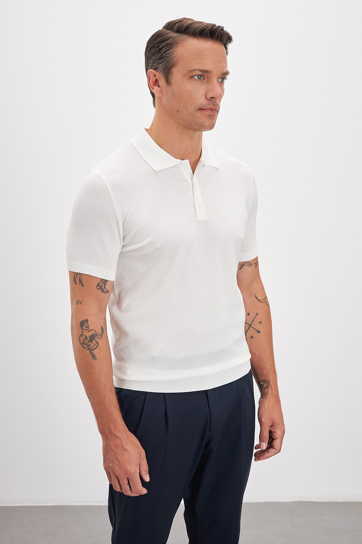Düğmeli Pola Yaka Erkek T-shirt