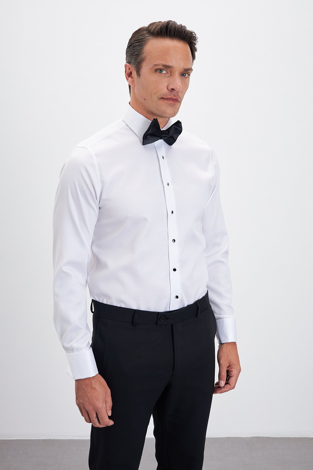 Ütü Gerektirmeyen %100 Pamuk Non Iron Comfort Fit Klasik Yaka Smokin Gömlek - Beyaz