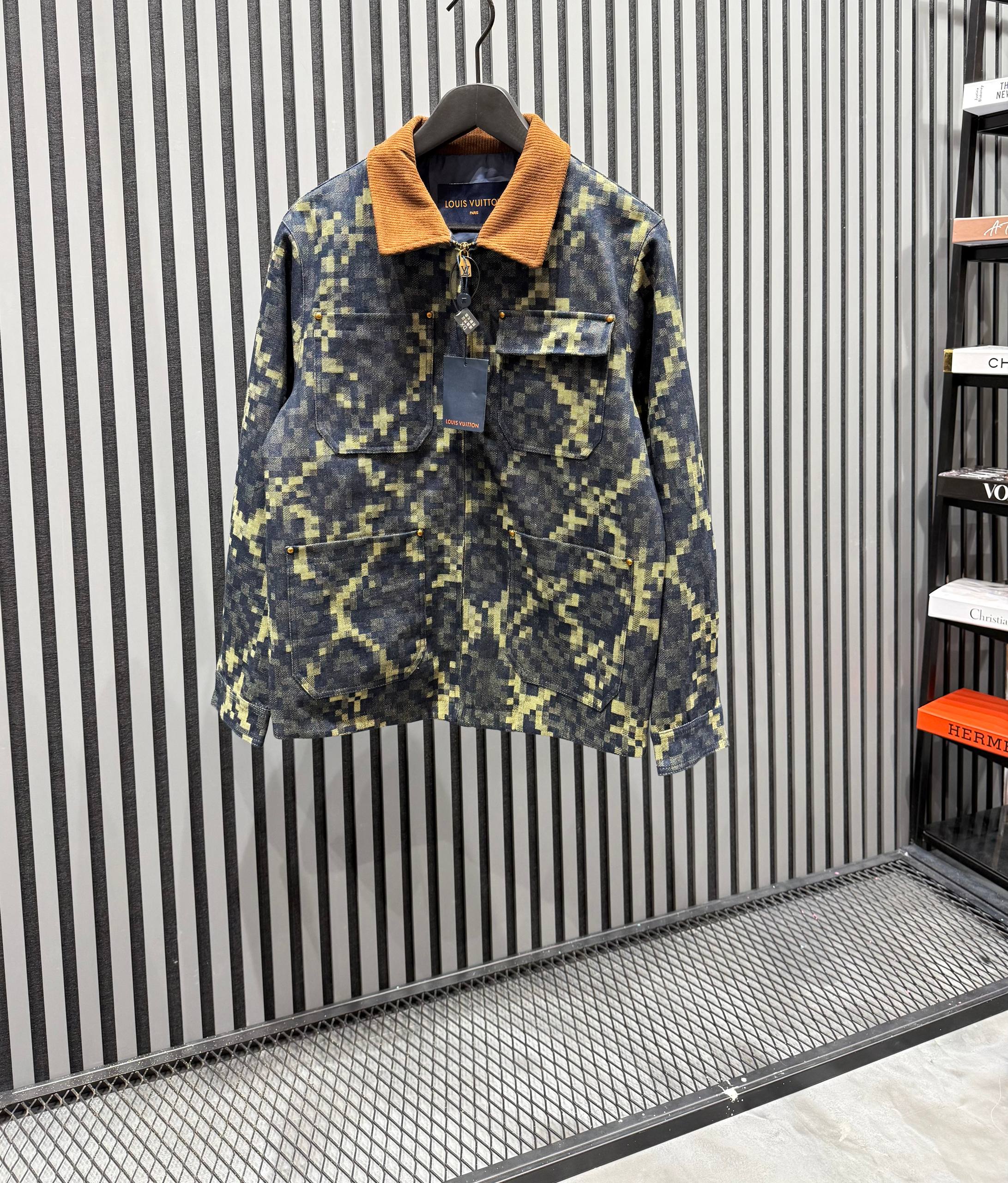 L Luxury Square Patterned Jacket