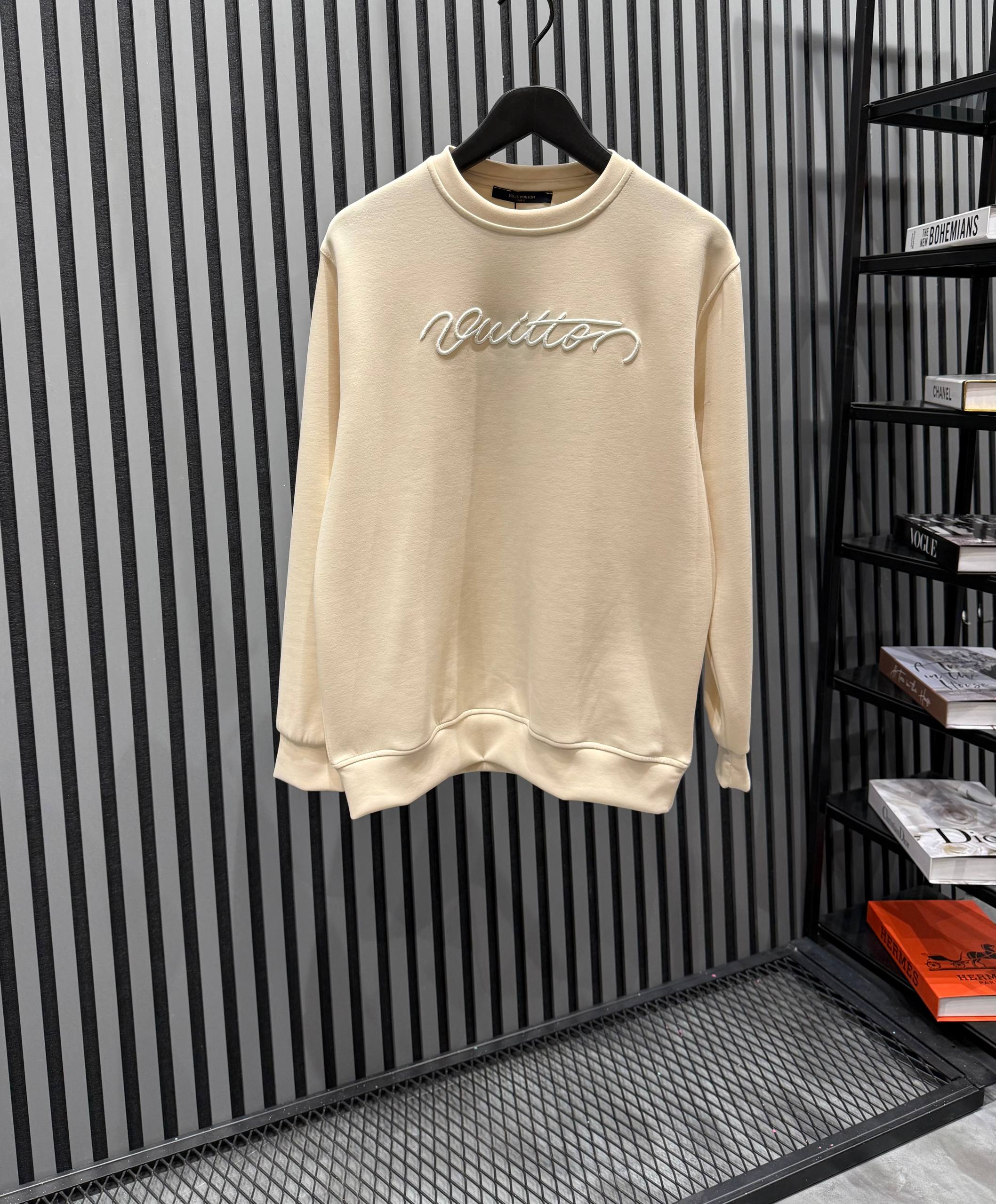 L Luxury Logo Embroidered Black/Green/Orange/White Sweatshirt - White