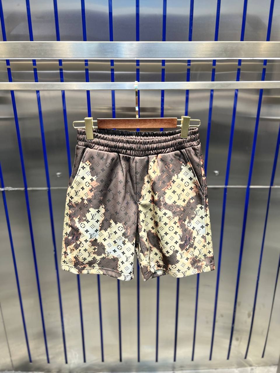 L New Season Luxury Logo Print Design Brown Shorts