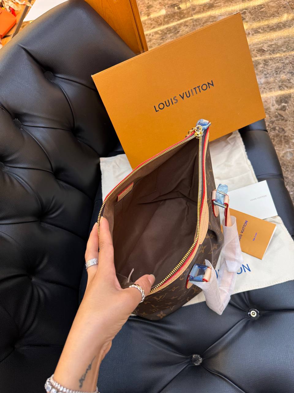 L Premium Classic Logo Bag