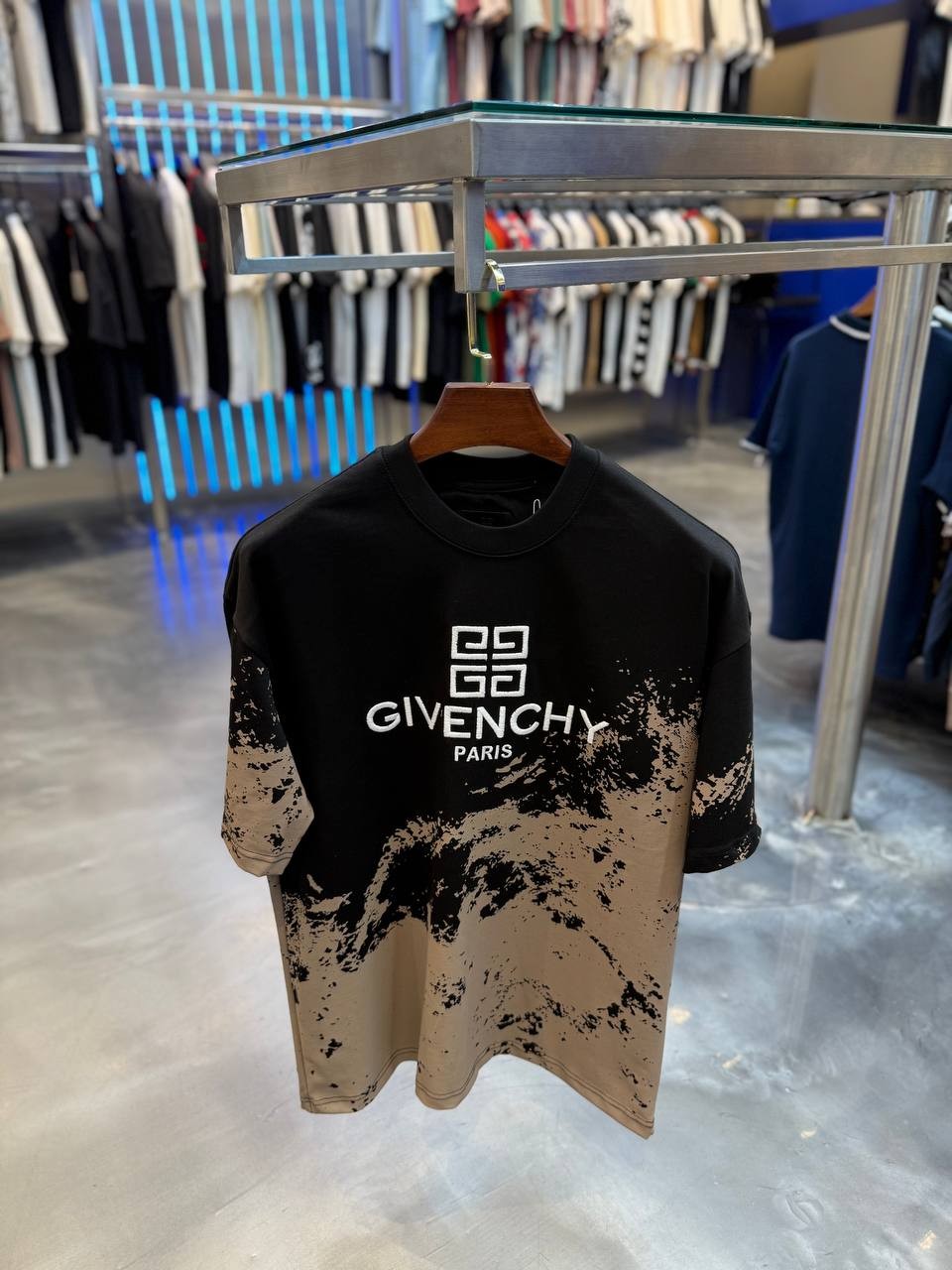 GY Luxury Logo Embroidered Black & White T-shirt - Black