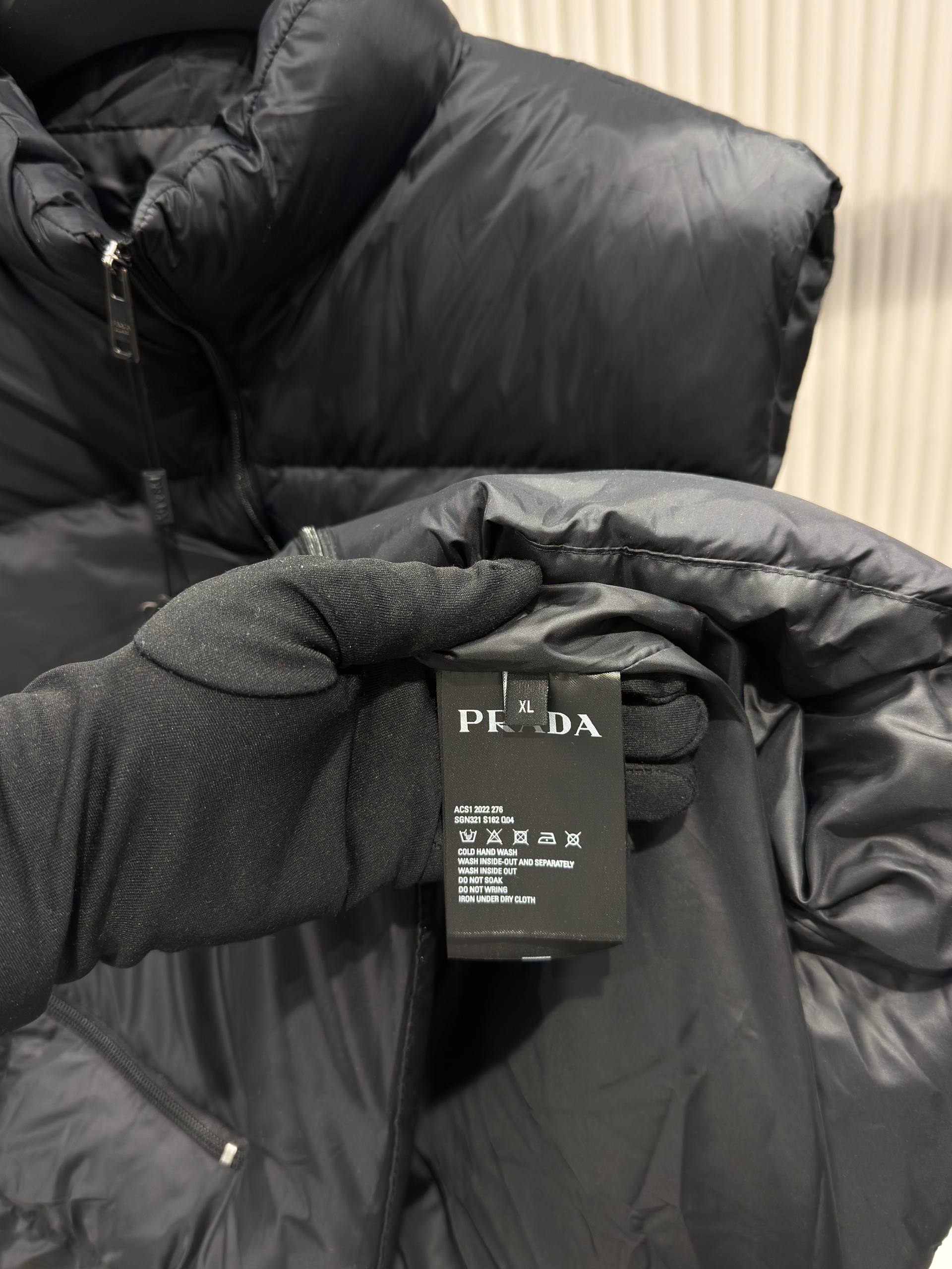 PR Luxury Logo Classic Vest