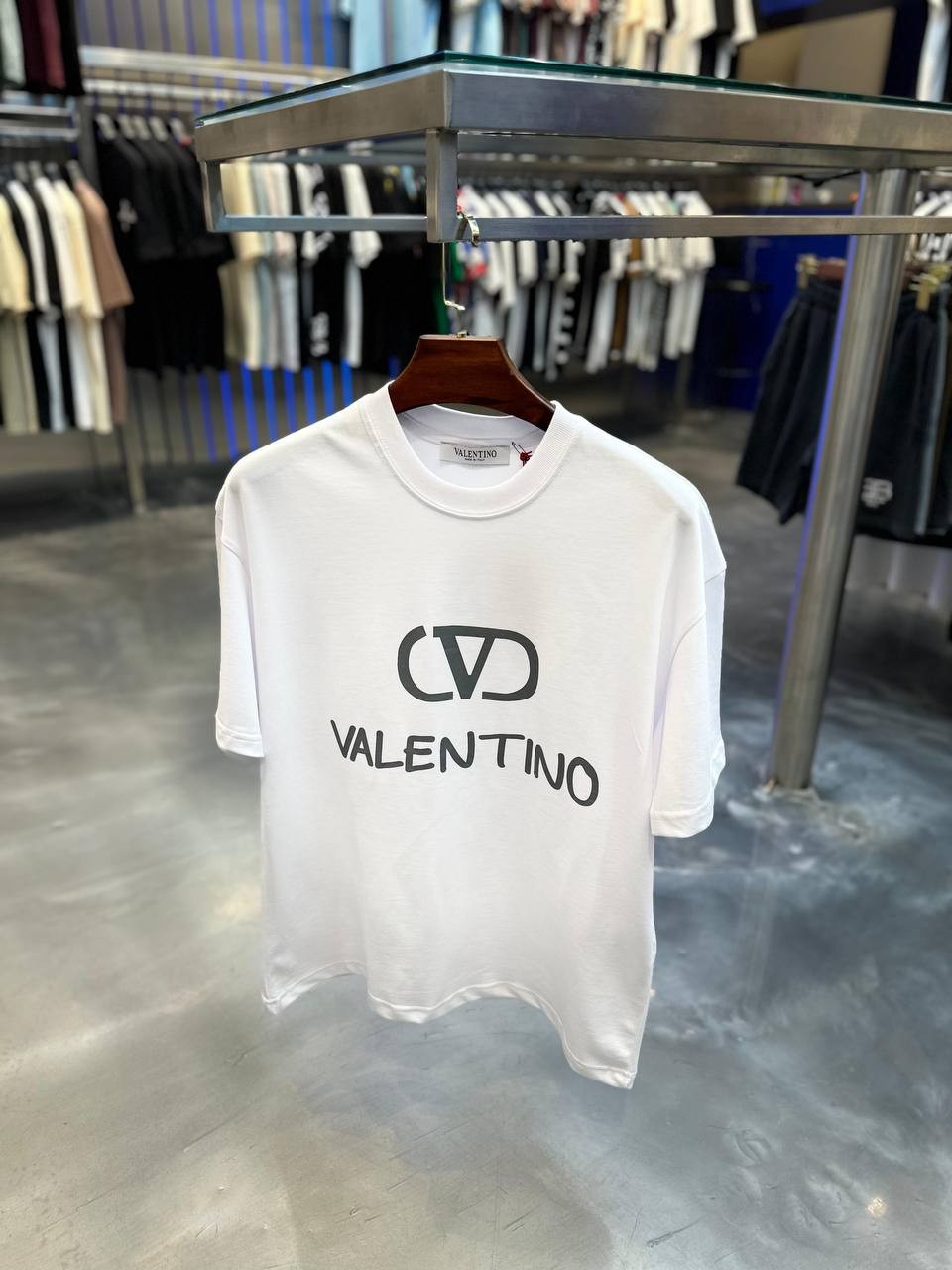 VL Luxury Logo and Text Printed Black & White T-shirt - White