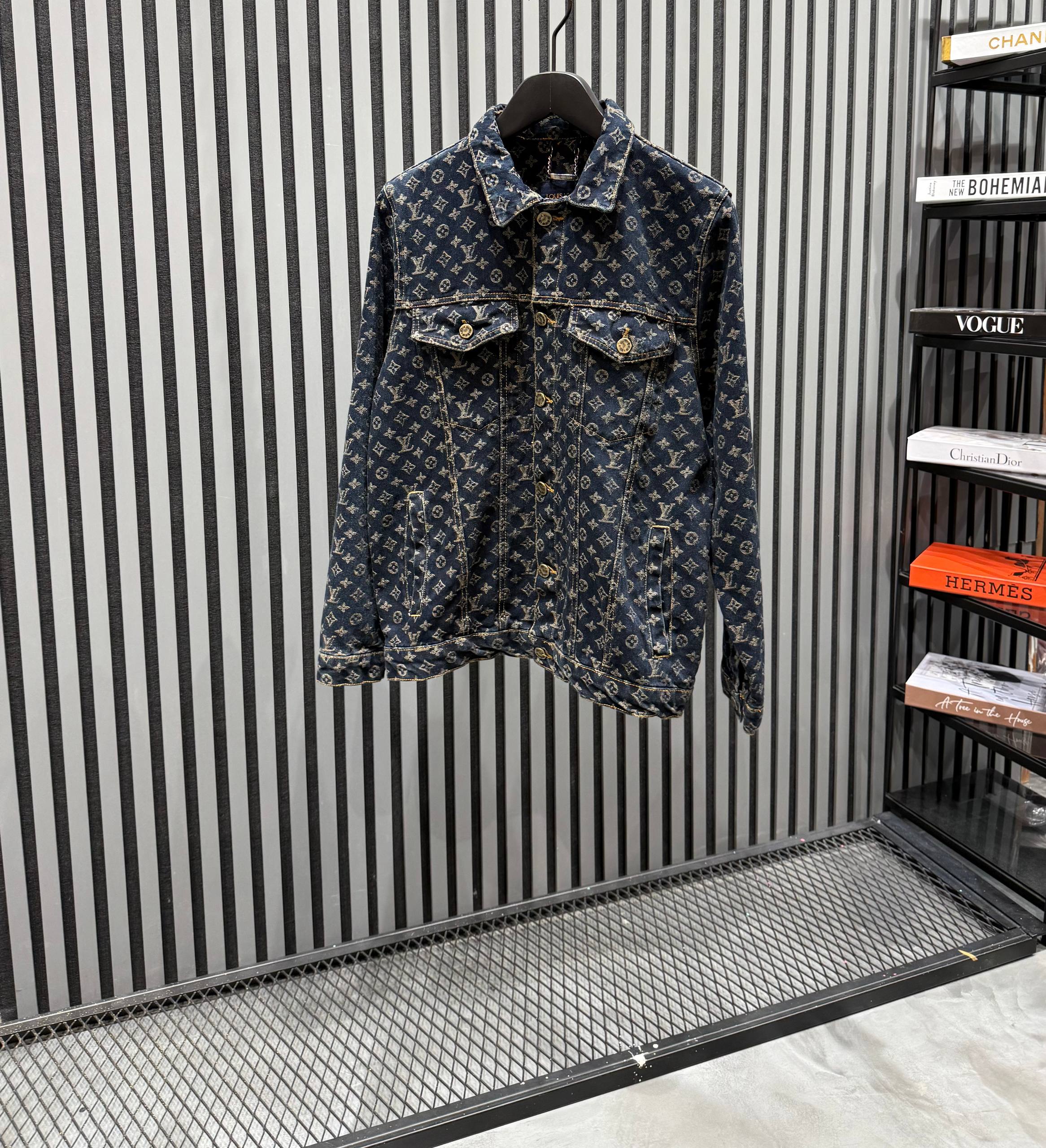 L Luxury Logo Printed Denim Jacket