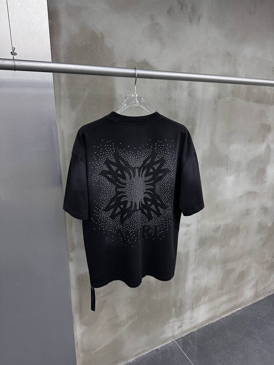 A Luxury Stone Embroidered Black & White & Blue T-shirt