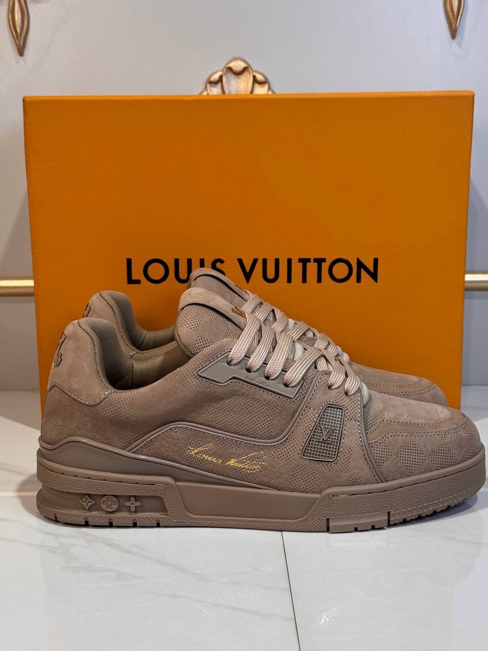 L Luxury Sneakers