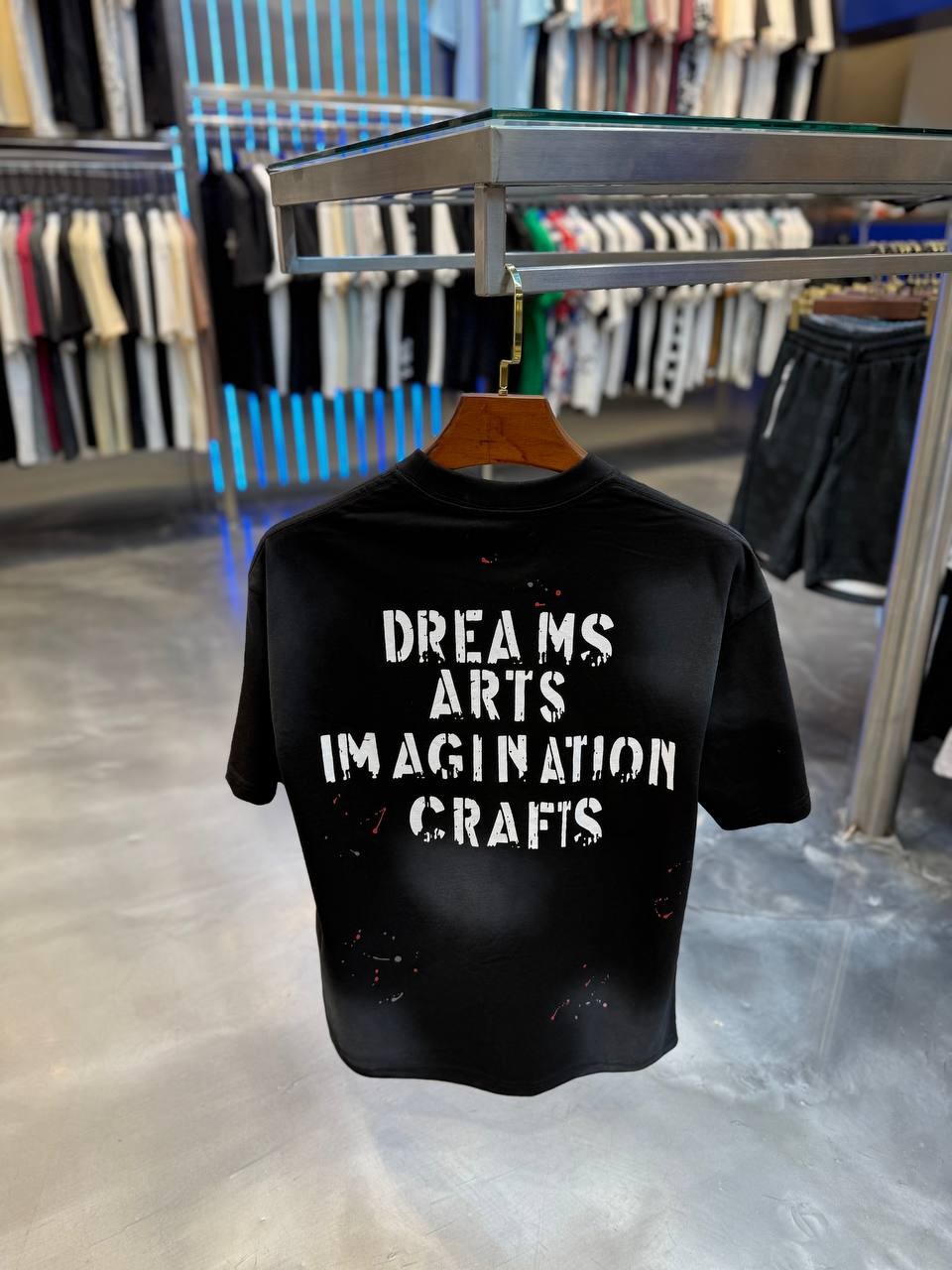 A Luxury Dream Arts Printed Black & White T-Shirt