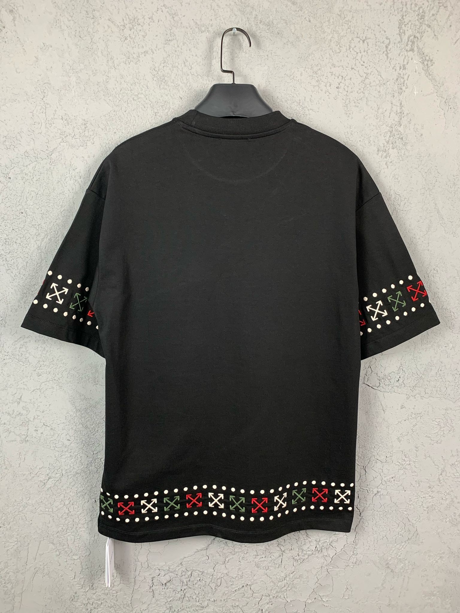O-W New Season Luxury Art Design Top Quality Embroidered Black & White T-Shirt