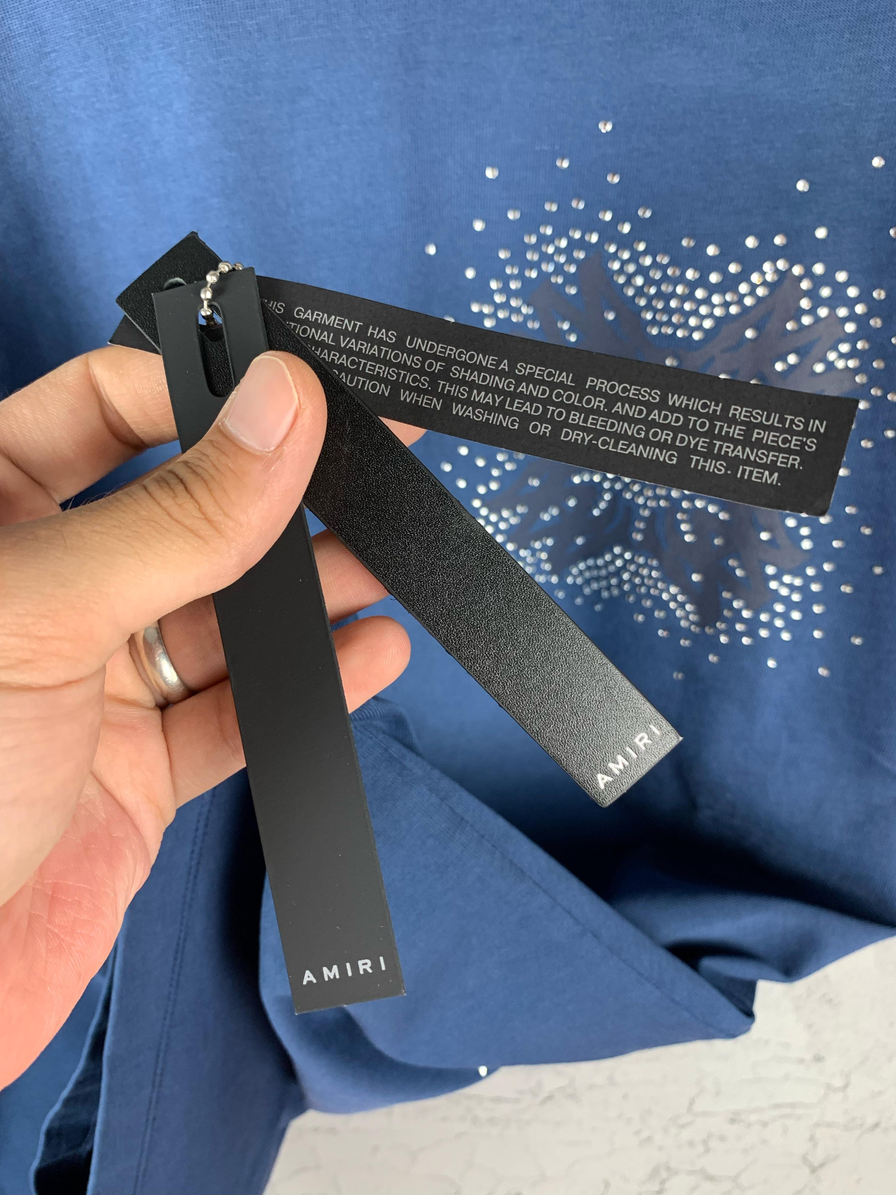 A Luxury Stone Embroidered Black & White & Blue T-shirt