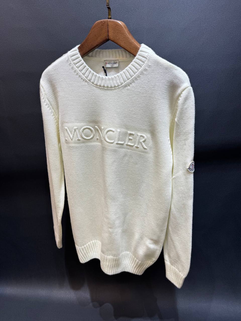 M Luxury Embossed Knitwear - White